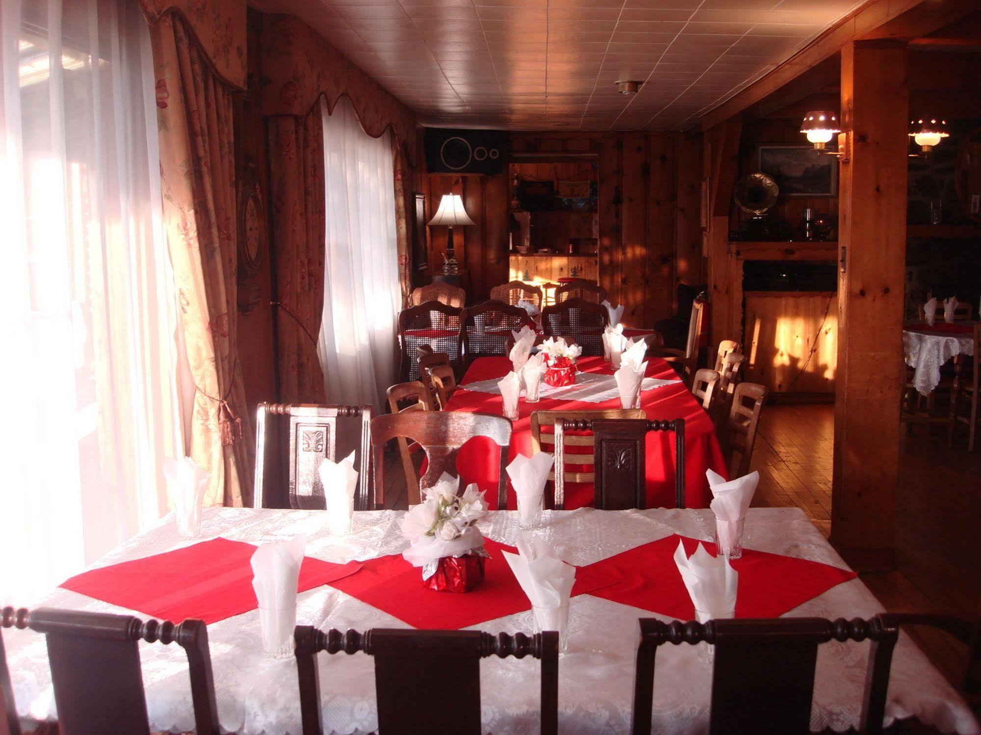 Auberge The Parker'S Lodge Inn Val-David Exterior foto
